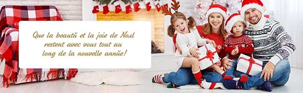 arbre-de-Noel-a-guirlandes-argentees-avec-support
