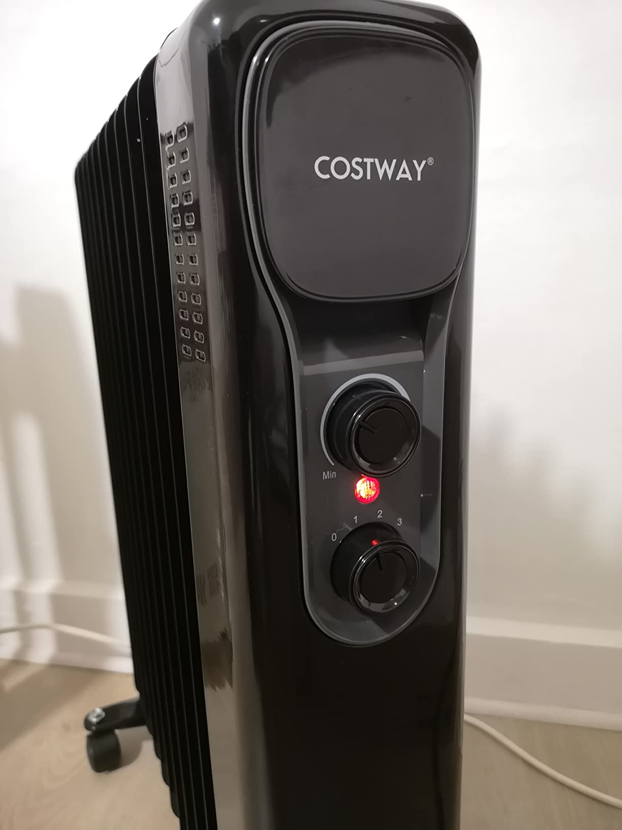 Costway radiateur à bain d'huile 2500w, chauffage efficace silencieux, 11  éléments, thermostat réglable, 3 niveaux de chauffage, radiateur électrique  portable, noir - Conforama